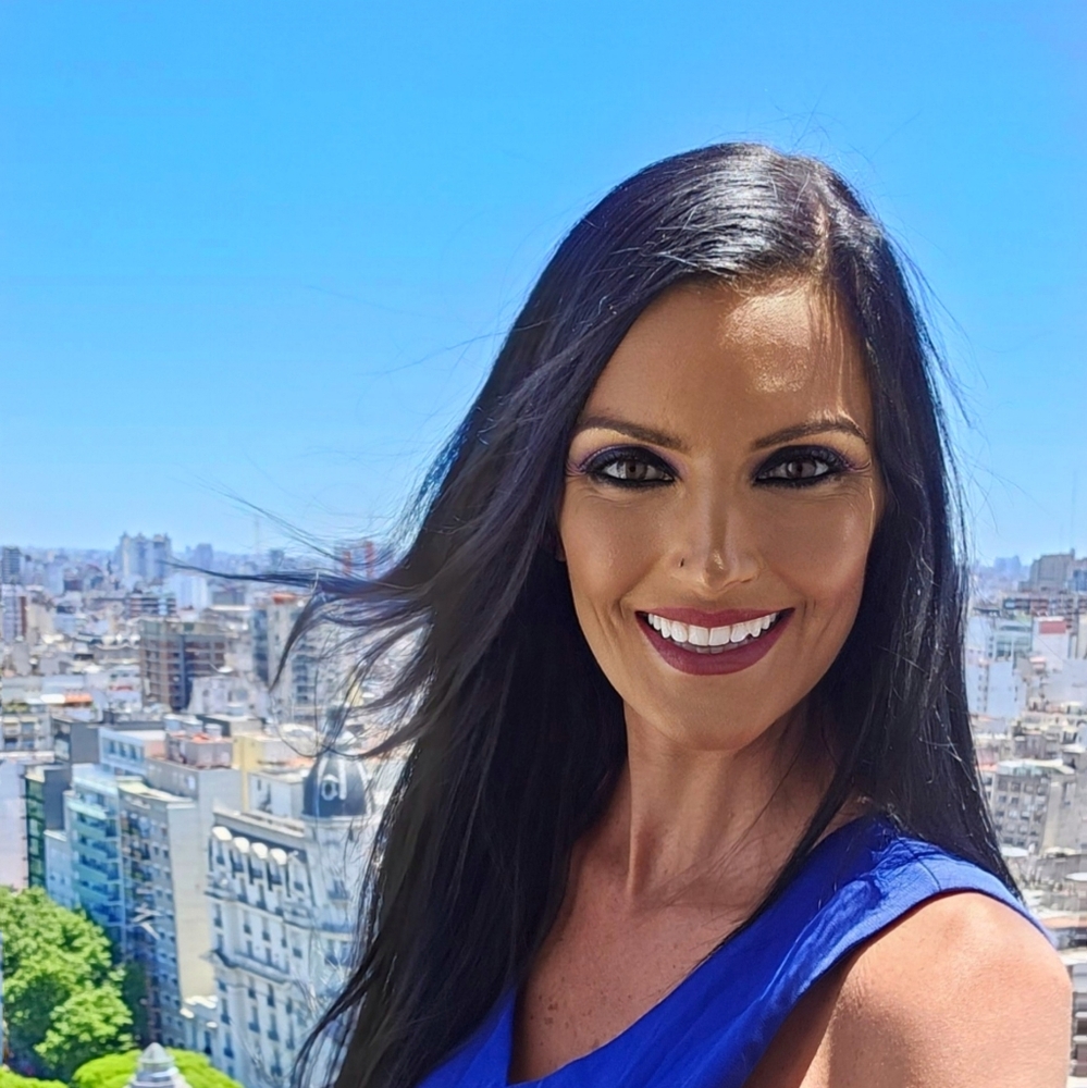 Meet your Posher, Daniela